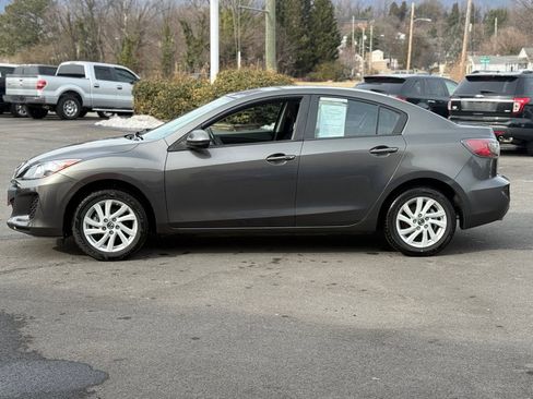 Used 2013 MAZDA MAZDA3 i Touring FWD image 2
