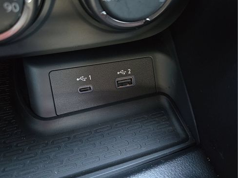 Used 2024 Nissan Z NISMO w/ Floor Mat Package RWD image 19
