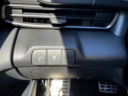 Used 2025 Hyundai Elantra Sport image 35