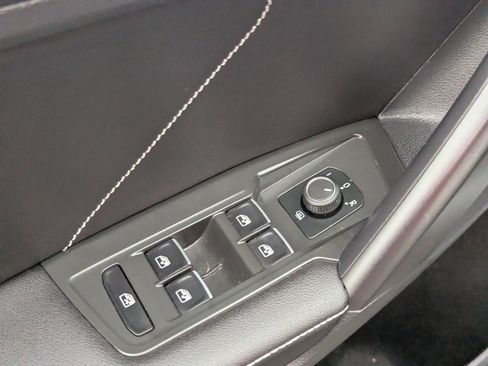 Used 2024 Volkswagen Tiguan SE R-Line image 22