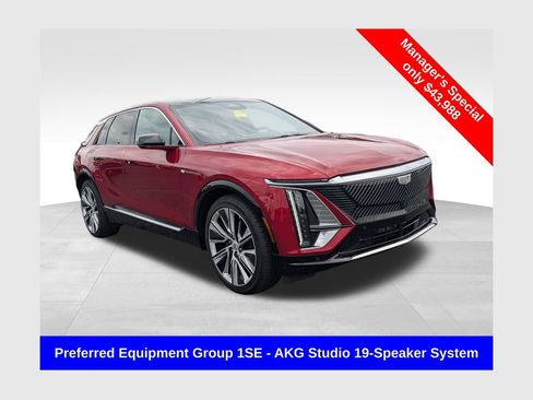 Used 2025 Cadillac Lyriq Luxury w/ LPO, Floor Liner Package AWD/4WD image 1