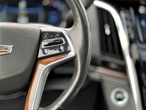 Used 2018 Cadillac Escalade ESV Luxury image 37