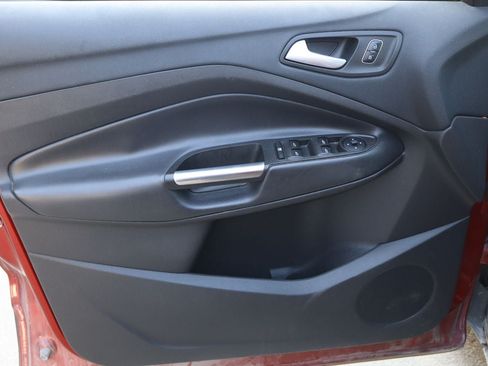 Used 2018 Ford Escape SE w/ SE Sport Appearance Package AWD/4WD image 19