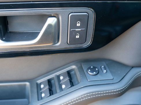 Used 2024 INEOS Grenadier Fieldmaster Edition image 17