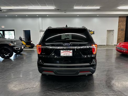 Used 2019 Ford Explorer XLT FWD image 6