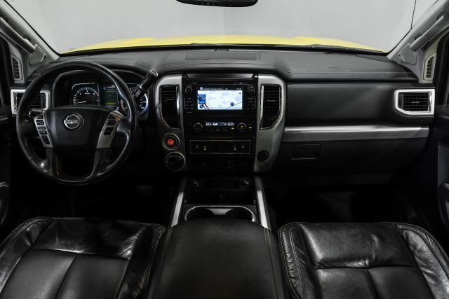 Used 2017 Nissan Titan PRO-4X w/ Pro-4x Convenience Package AWD/4WD image 15