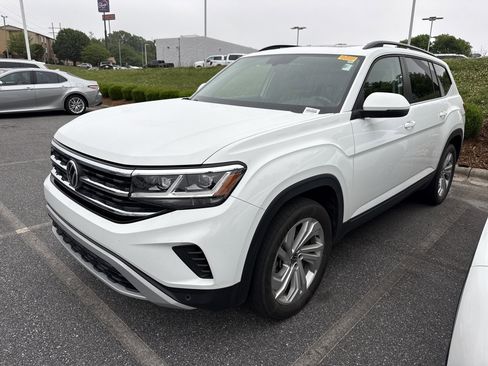Used 2022 Volkswagen Atlas SE w/ Panoramic Sunroof Package FWD image 5