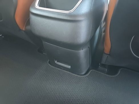 Used 2024 Chrysler Pacifica Pinnacle image 99