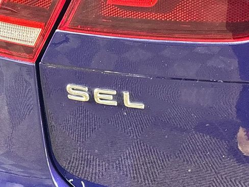 Used 2024 Volkswagen Tiguan SEL R-Line image 25