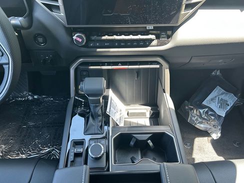 New 2026 Toyota Tundra Limited AWD/4WD image 11