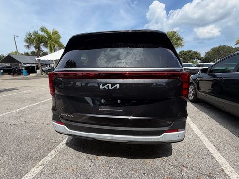 Used 2026 Kia Carnival LX FWD image 6