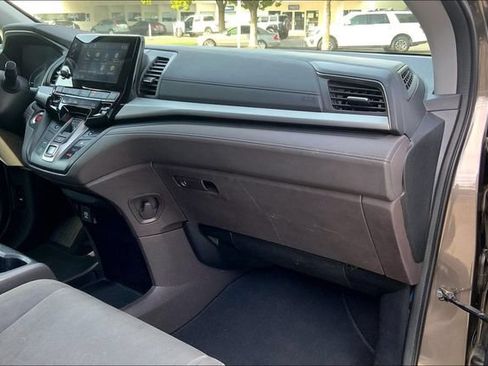 Used 2018 Honda Odyssey EX image 15