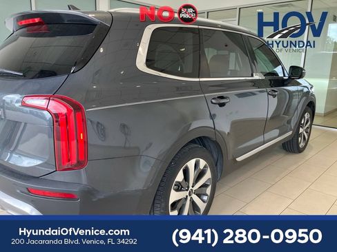Used 2022 Kia Telluride EX w/ EX Premium Package FWD image 6