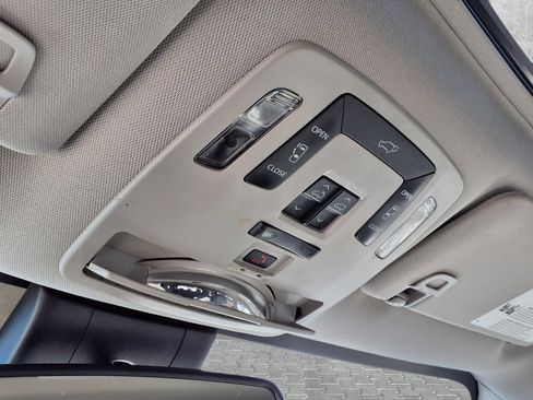 Used 2022 Toyota Sienna XLE image 24