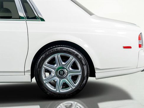 Used 2016 Rolls-Royce Phantom Sedan image 15