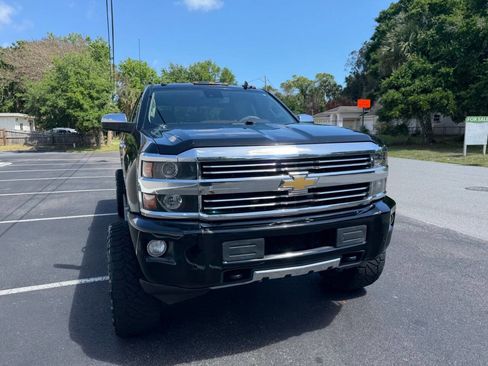 Used 2015 Chevrolet Silverado 2500 High Country w/ Duramax Plus Package image 4