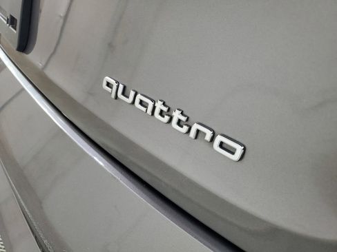 Used 2022 Audi e-tron Premium Plus w/ Premium Plus Package image 7