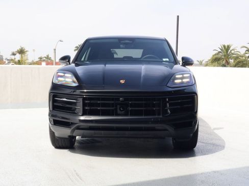 New 2026 Porsche Cayenne Coupe AWD/4WD image 6