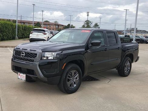Certified 2025 Nissan Frontier SV RWD image 3