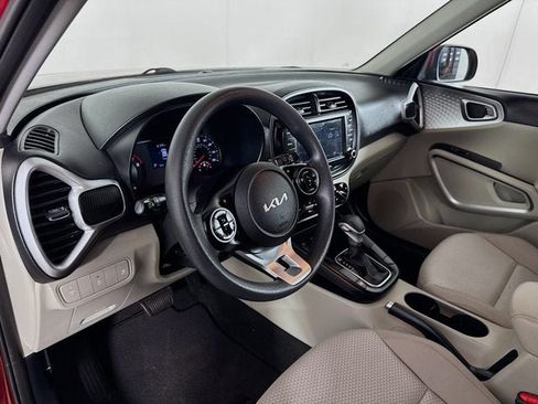 Used 2022 Kia Soul LX FWD image 9