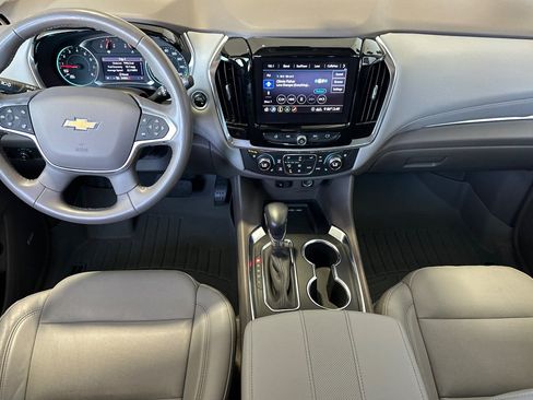 Used 2021 Chevrolet Traverse Premier FWD image 13
