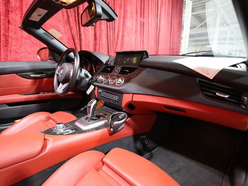 Used 2016 BMW Z4 sDrive28i RWD image 24