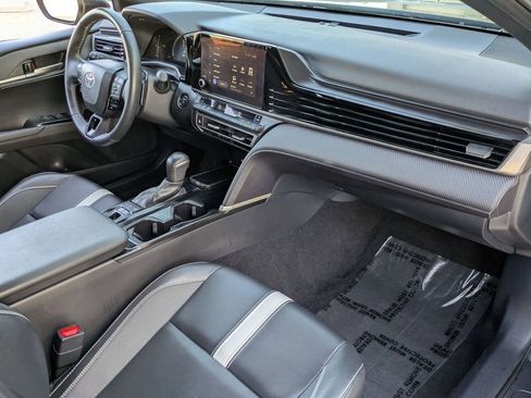 Used 2025 Toyota Camry SE image 29