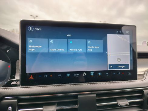 Used 2024 Lincoln Corsair AWD image 3