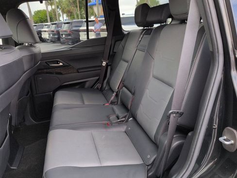 Used 2024 Lexus GX 550 w/ Accessory Package (Z1) AWD/4WD image 14