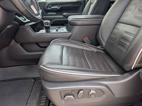Used 2026 GMC Sierra 1500 AT4X w/ LPO, Black Badging Package AWD/4WD image 15