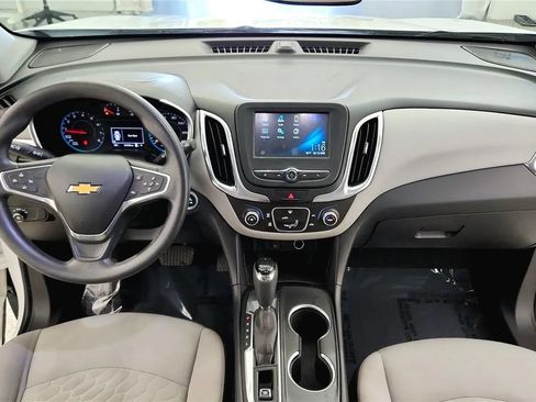 Used 2018 Chevrolet Equinox LS FWD image 34