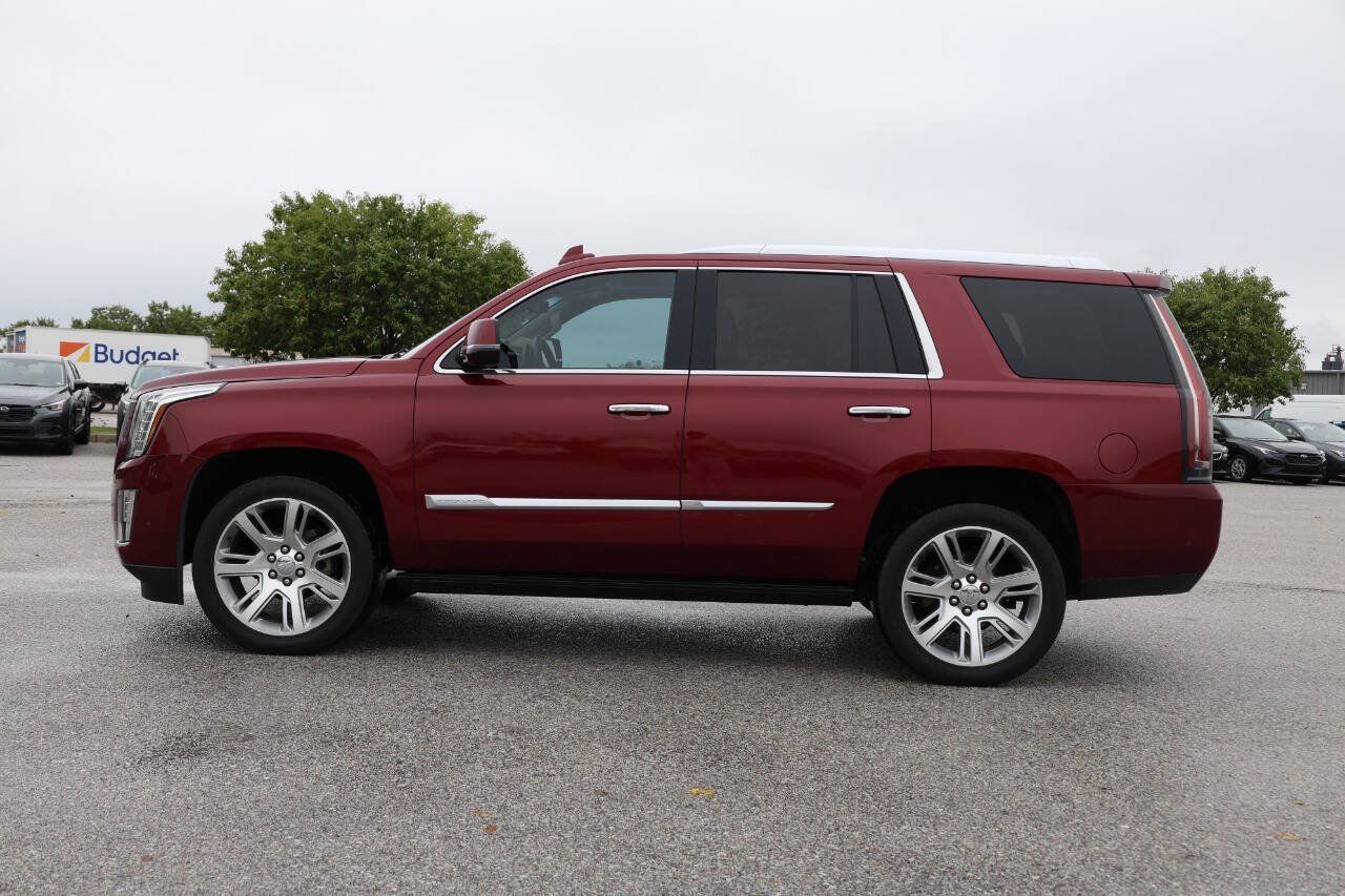 Used 2017 Cadillac Escalade Premium Luxury AWD/4WD image 8