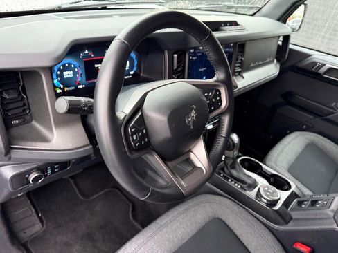 Used 2025 Ford Bronco Big Bend image 15