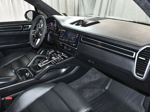 Used 2023 Porsche Cayenne GTS image 64