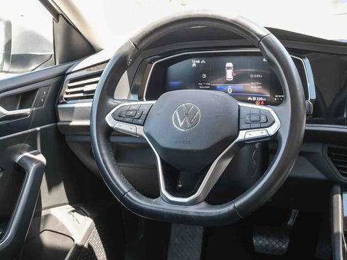 Used 2024 Volkswagen Jetta SE FWD image 18