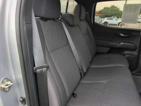 Used 2018 Toyota Tacoma TRD Sport RWD image 13