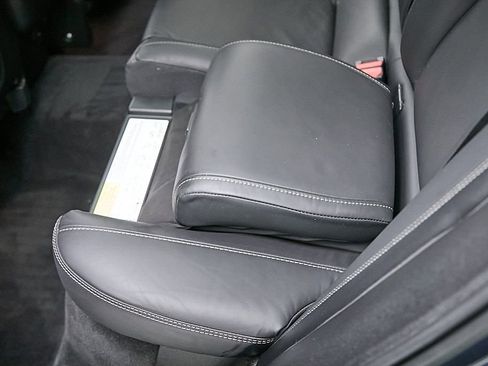 Certified 2023 Volvo XC60 B5 Ultimate image 23