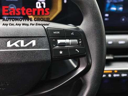 Used 2025 Kia K4 FWD image 15