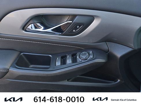 Used 2022 Chevrolet Traverse LT image 26