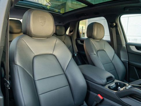 Certified 2026 Porsche Cayenne AWD/4WD image 26