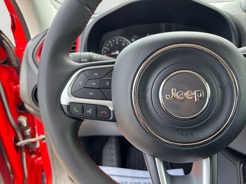 Used 2023 Jeep Renegade Trailhawk AWD/4WD image 21