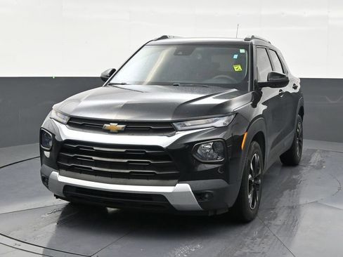 Used 2022 Chevrolet TrailBlazer LT w/ Convenience Package FWD image 8
