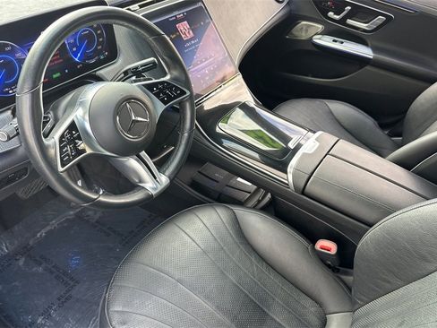 Used 2023 Mercedes-Benz EQE 500 4MATIC Sedan w/ AMG Line Exterior Package image 10
