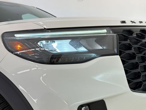 Certified 2025 Ford Explorer ST-Line w/ ST-Line Street Pack image 11