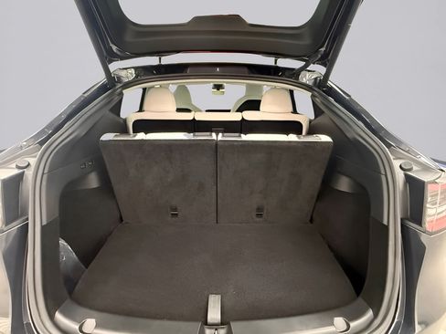 Used 2024 Tesla Model Y Long Range AWD/4WD image 27