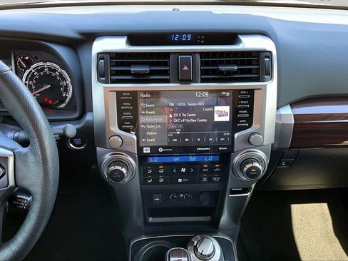 Used 2023 Toyota 4Runner Limited AWD/4WD image 7