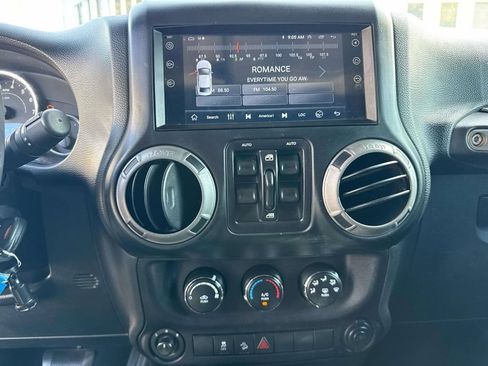Used 2017 Jeep Wrangler Unlimited Sport w/ Quick Order Package 24S AWD/4WD image 23