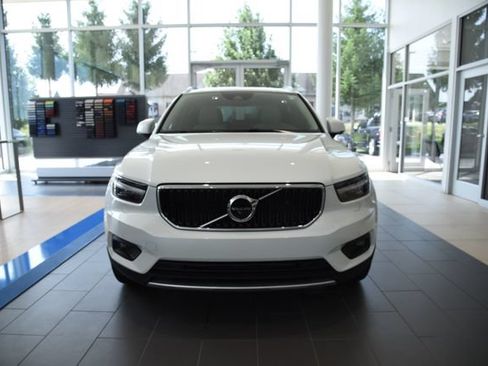 Used 2021 Volvo XC40 T5 Momentum w/ Premium Package AWD/4WD image 6