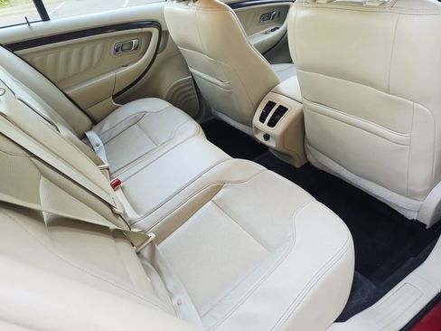 Used 2014 Ford Taurus Limited image 12