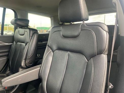 Used 2023 Jeep Grand Cherokee L Limited AWD/4WD image 29